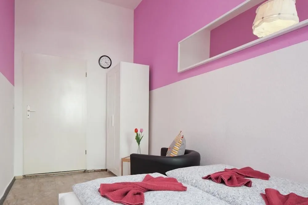 Apartment Berlin Lottumstrasse 0*,